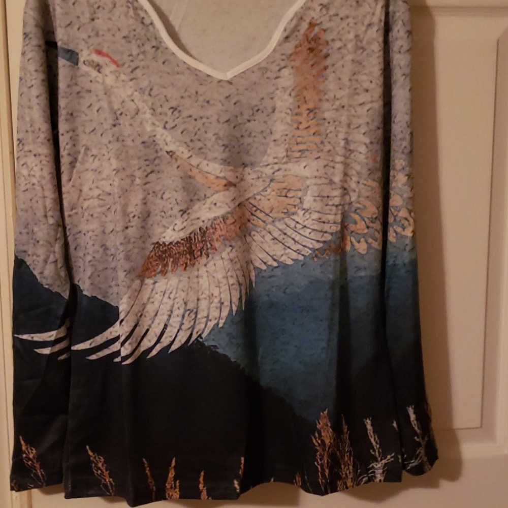 Women's Long Sleeve NWT Size Medium